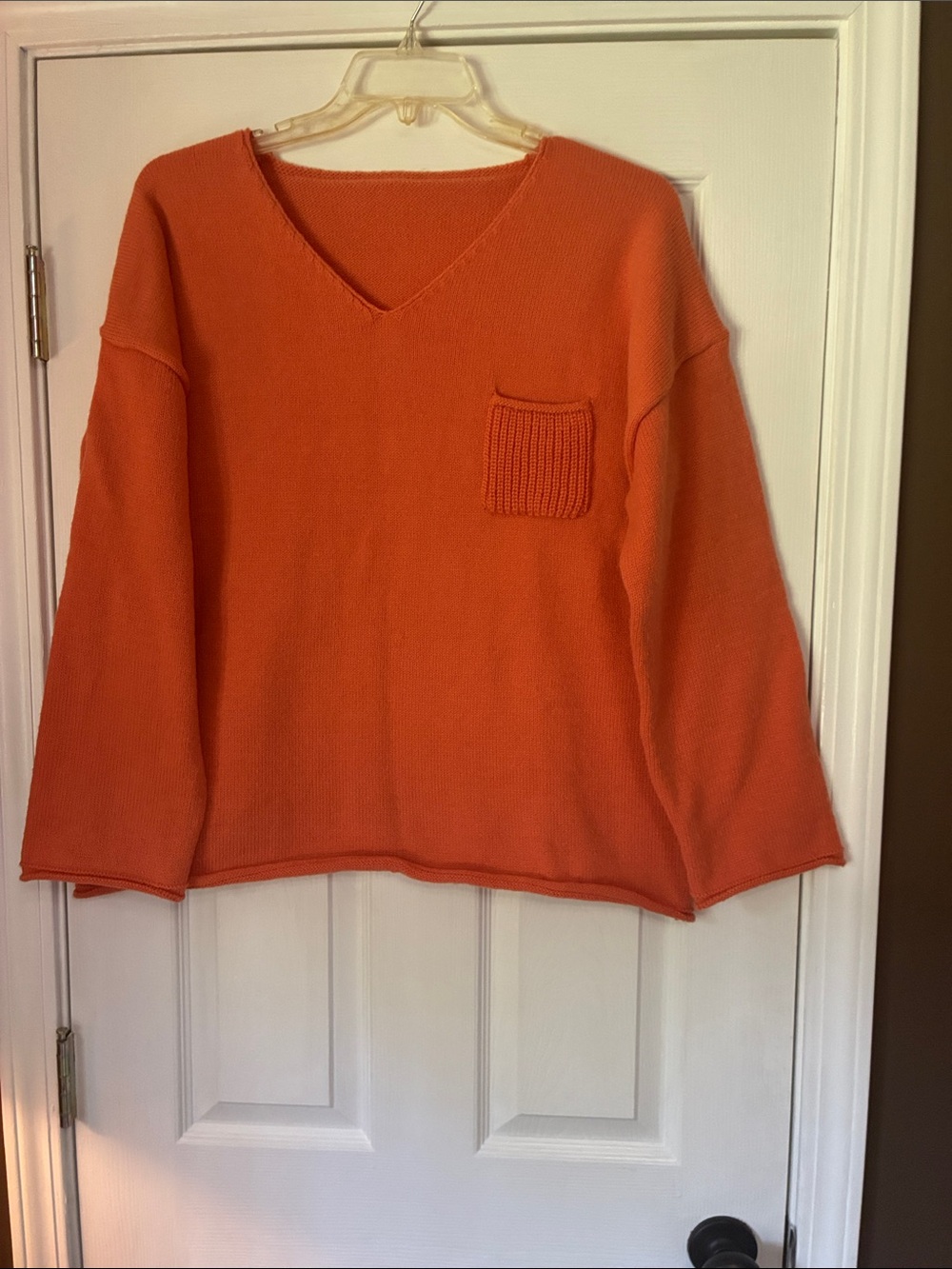 Women's NWOT Bright Orange V-Neck Pocket Sweater 3XL
